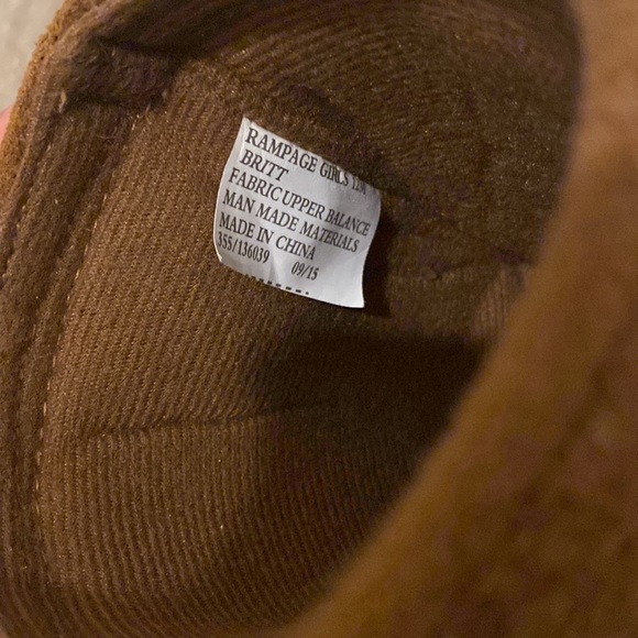 Fringe Moccasins - Picture 3 of 4